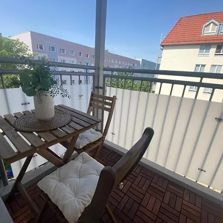 Charming - Balcony - Wifi - Kitchen